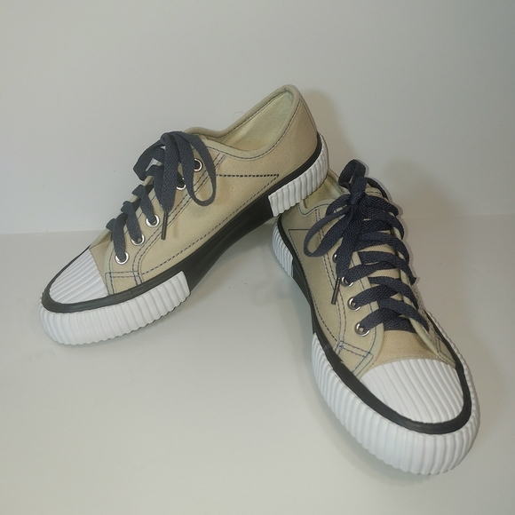 Mutuoni Shoes - Women's Mutuoni Beige Canvas Low-Top Sneakers with Black Trim and Navy Laces